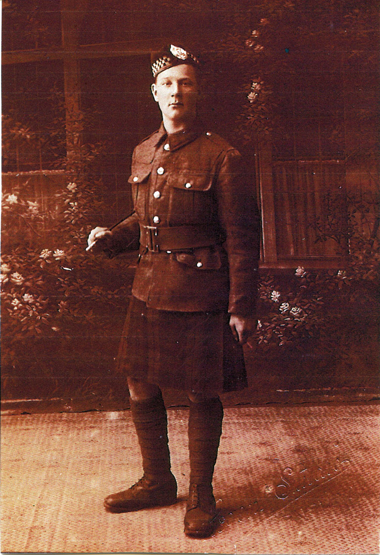 Gunn, Alec in uniform